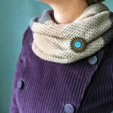 Load image into Gallery viewer, Brooch - Bright Star