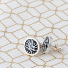 Load image into Gallery viewer, Flux stud earrings